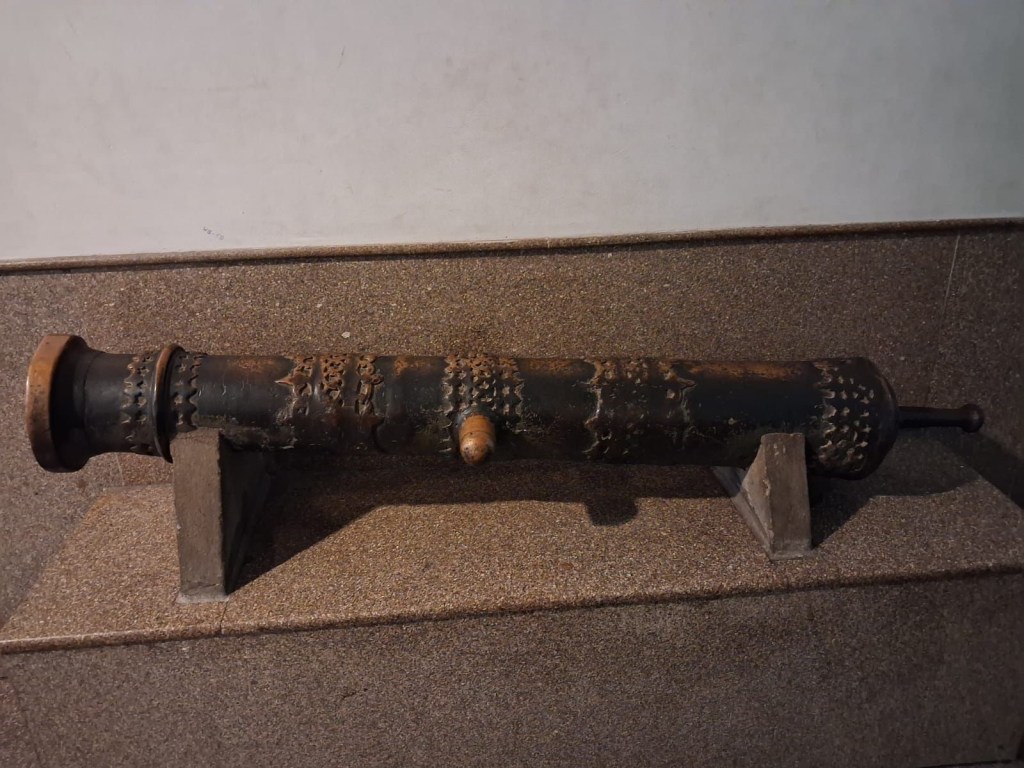 A small cannon